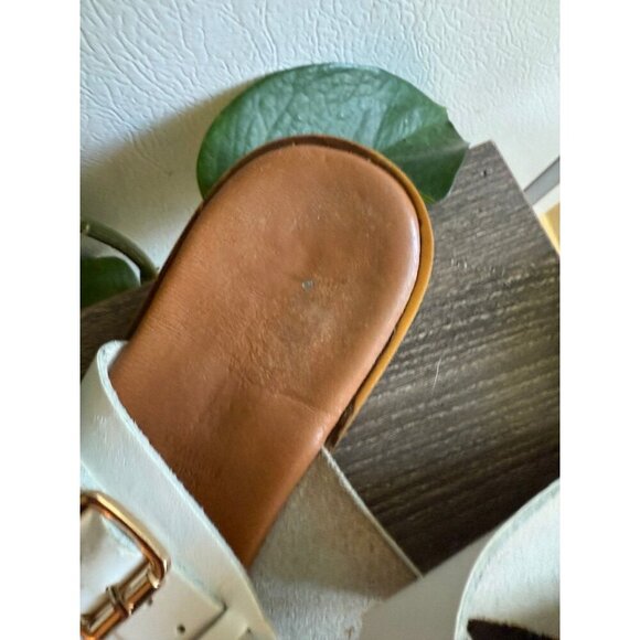 Women’s size 39 white flat sandals - Picture 3 of 8